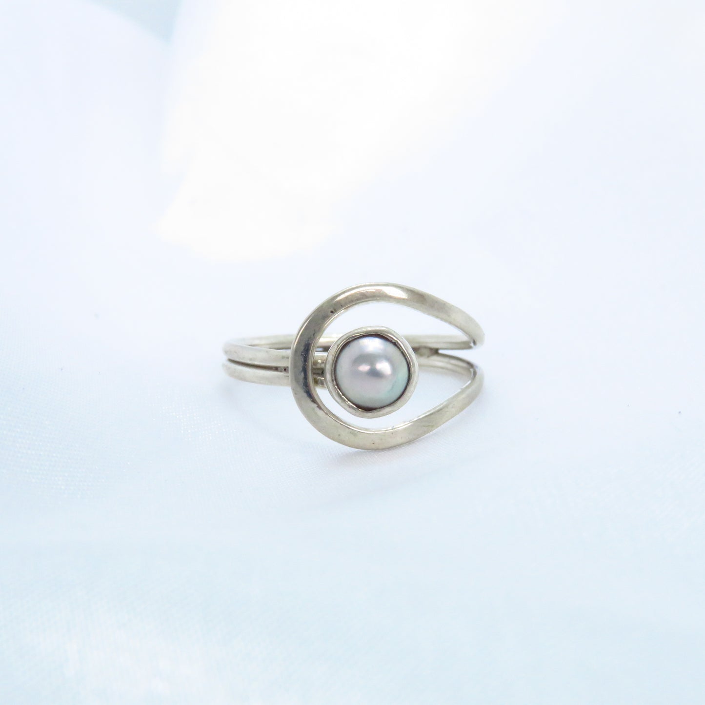 ANILLO PERLA GRIS