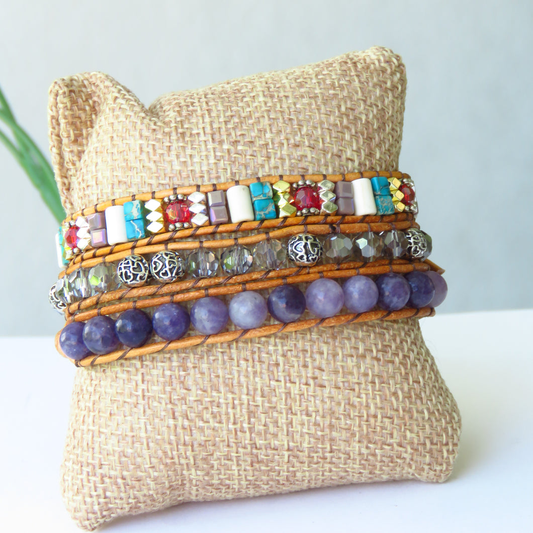 BRAZALETE WRAP BOHO EN PÚRPURA