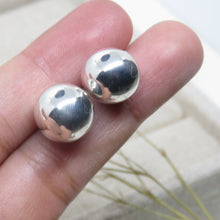 Cargar imagen en el visor de la galería, ARETES SILVER DOT
