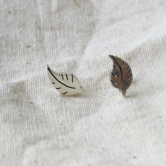 ARETES PEQUEÑA HOJA